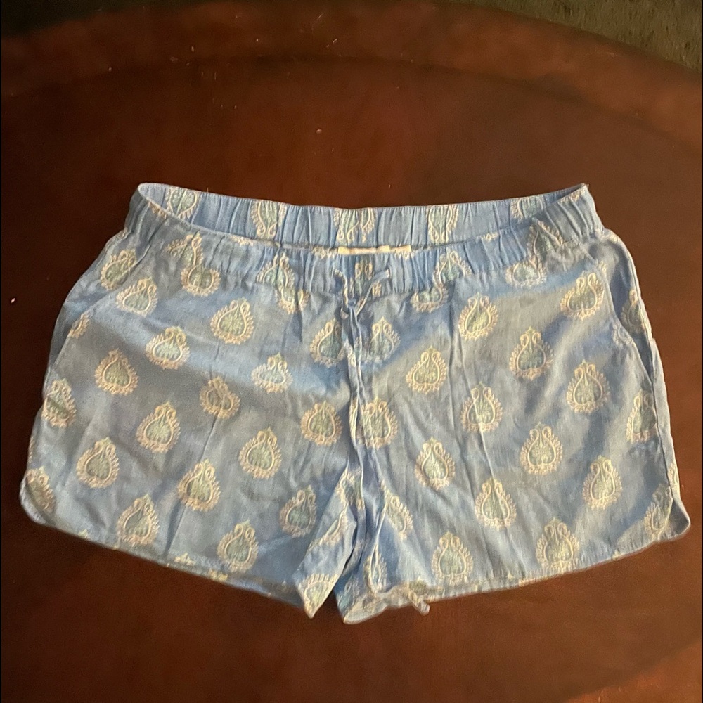 Vineyard Vines womens, size Medium shorts